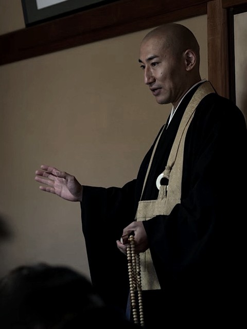 吉岡 洞然
